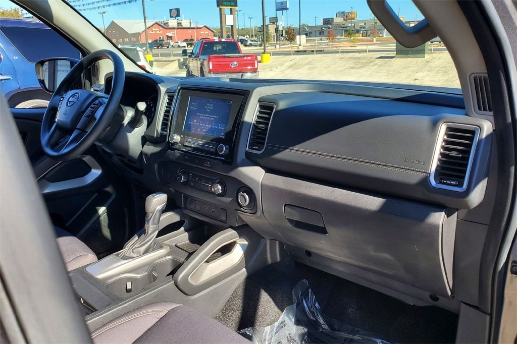 2024 Nissan Frontier SV