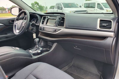 2017 Toyota Highlander LE