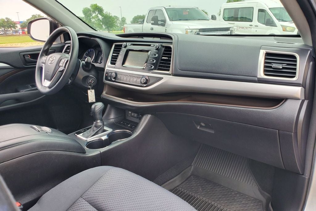 2017 Toyota Highlander LE