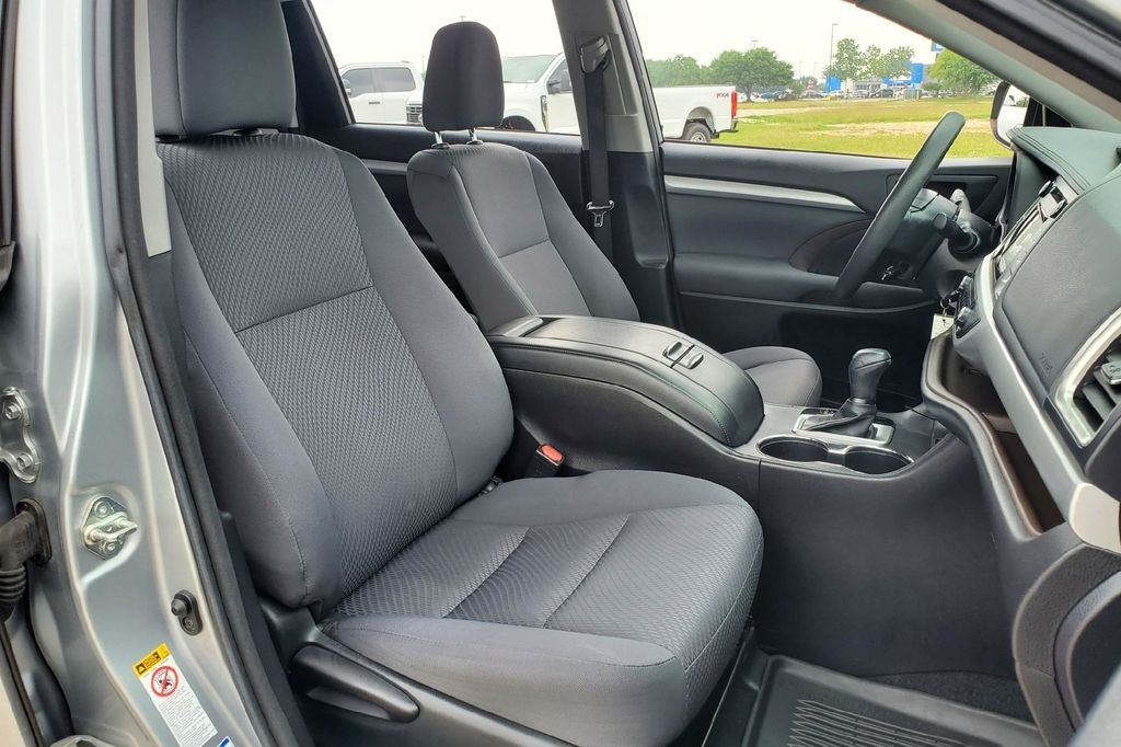 2017 Toyota Highlander LE