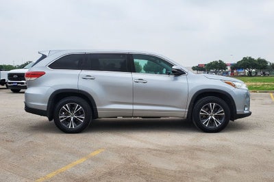 2017 Toyota Highlander LE