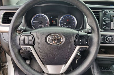2017 Toyota Highlander LE