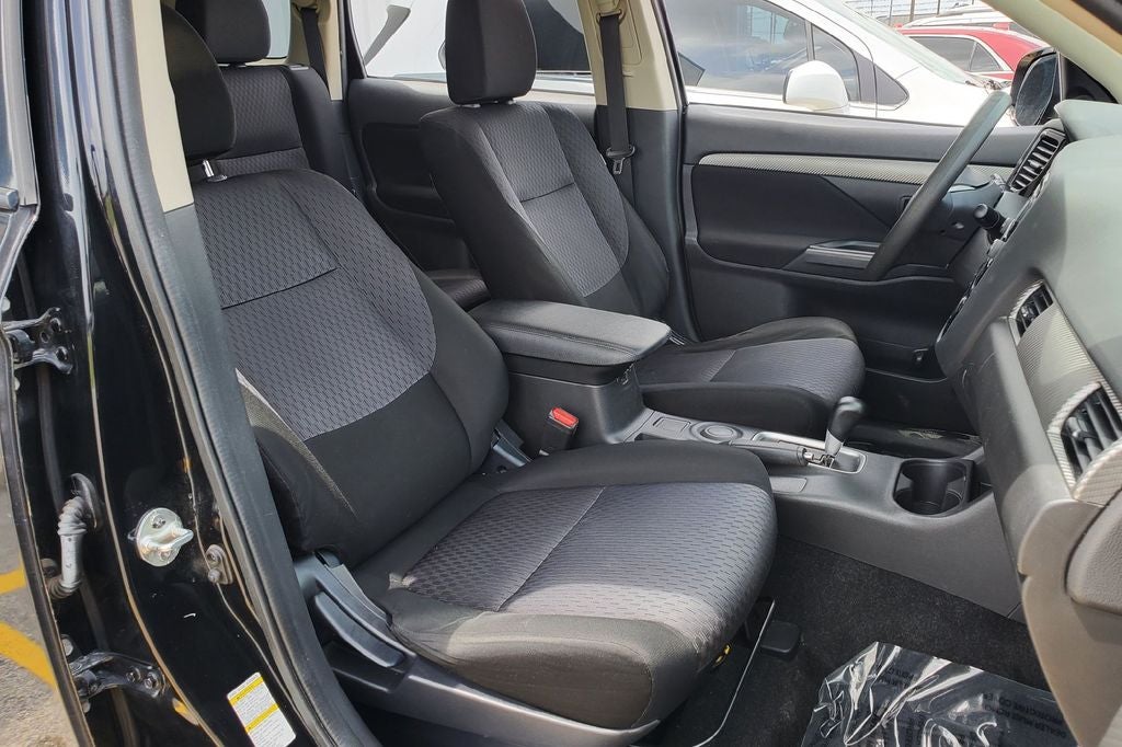 2014 Mitsubishi Outlander ES