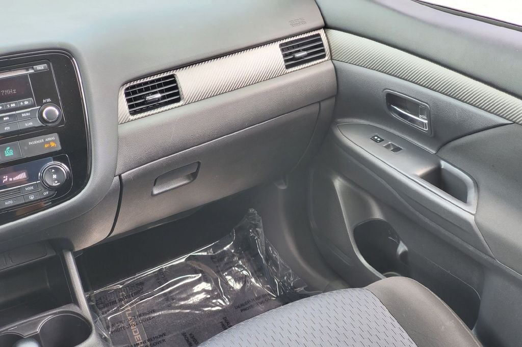 2014 Mitsubishi Outlander ES