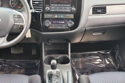 2014 Mitsubishi Outlander ES