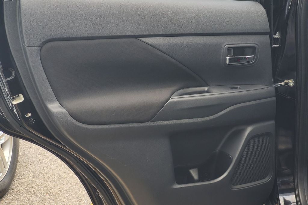 2014 Mitsubishi Outlander ES