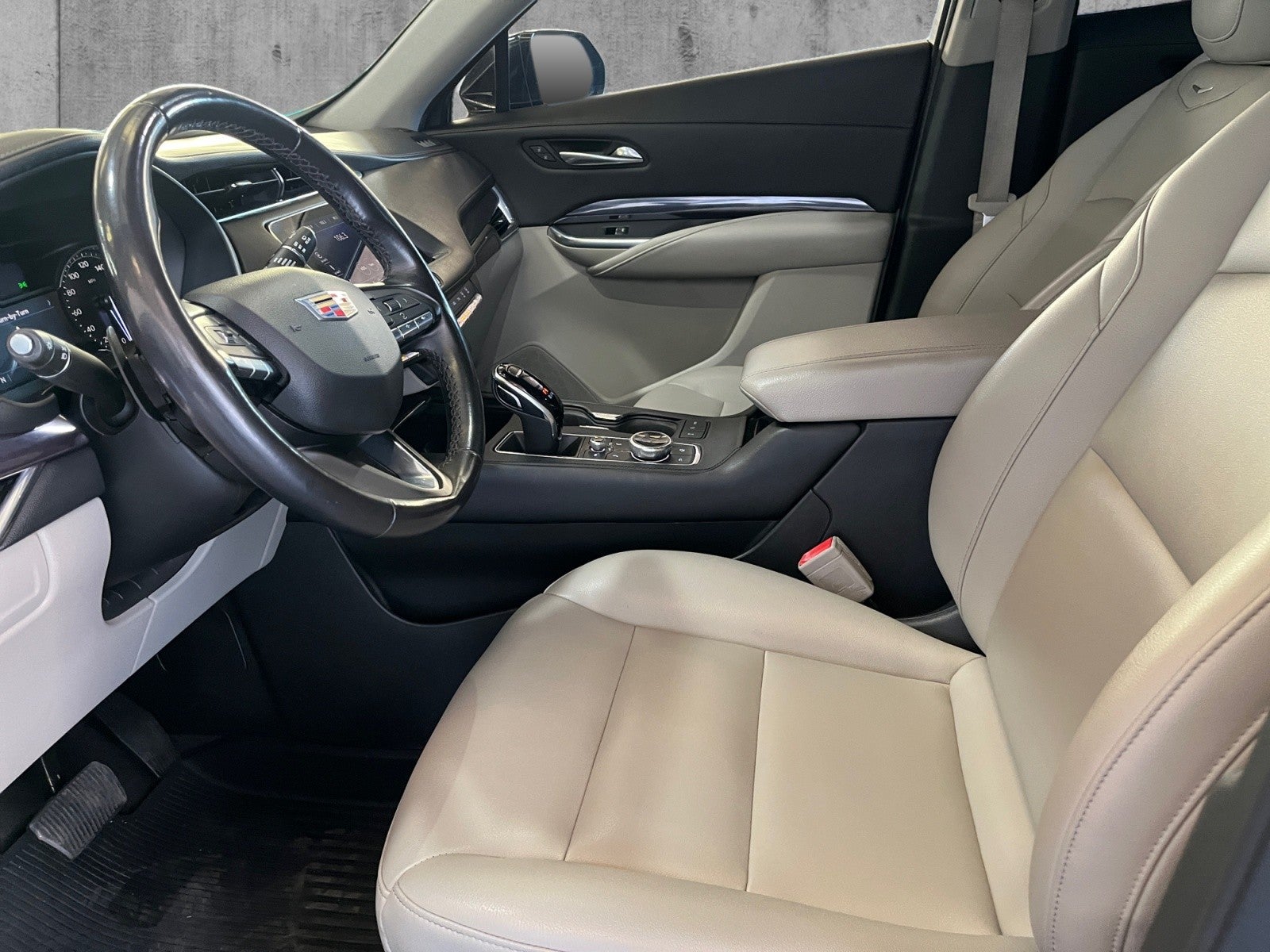 2022 Cadillac XT4 FWD Luxury