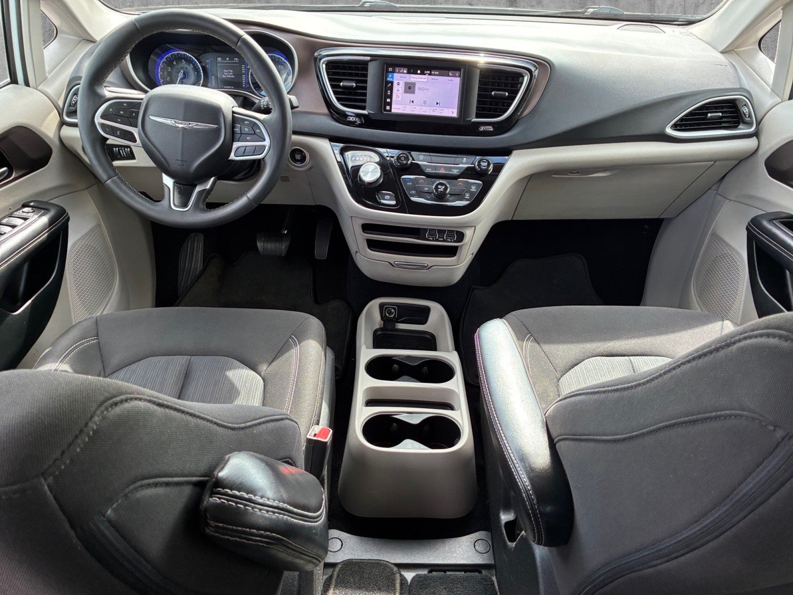 2023 Chrysler Voyager (fleet-only) LX