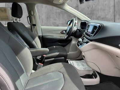 2023 Chrysler Voyager (fleet-only) LX