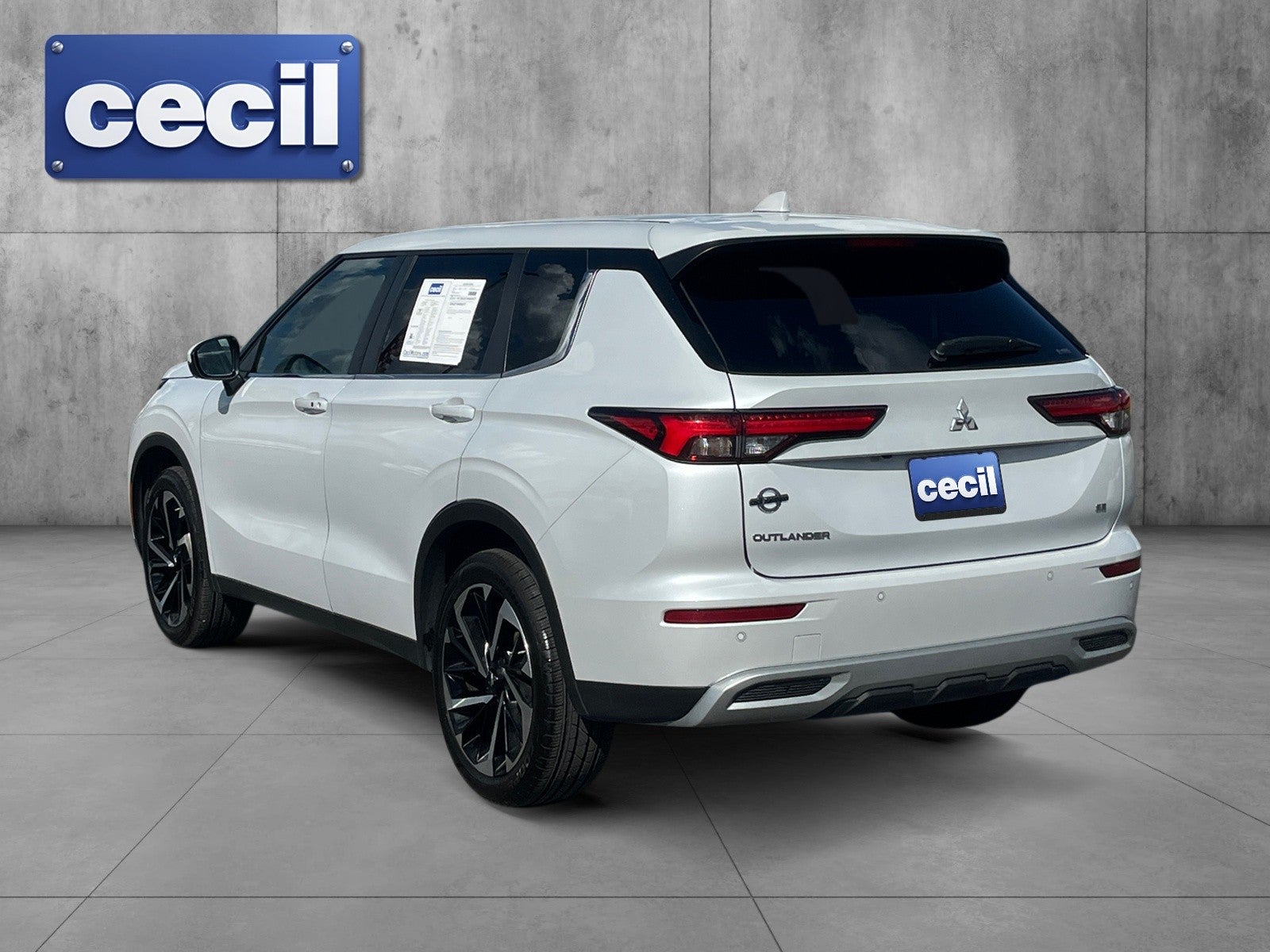 2024 Mitsubishi Outlander SE