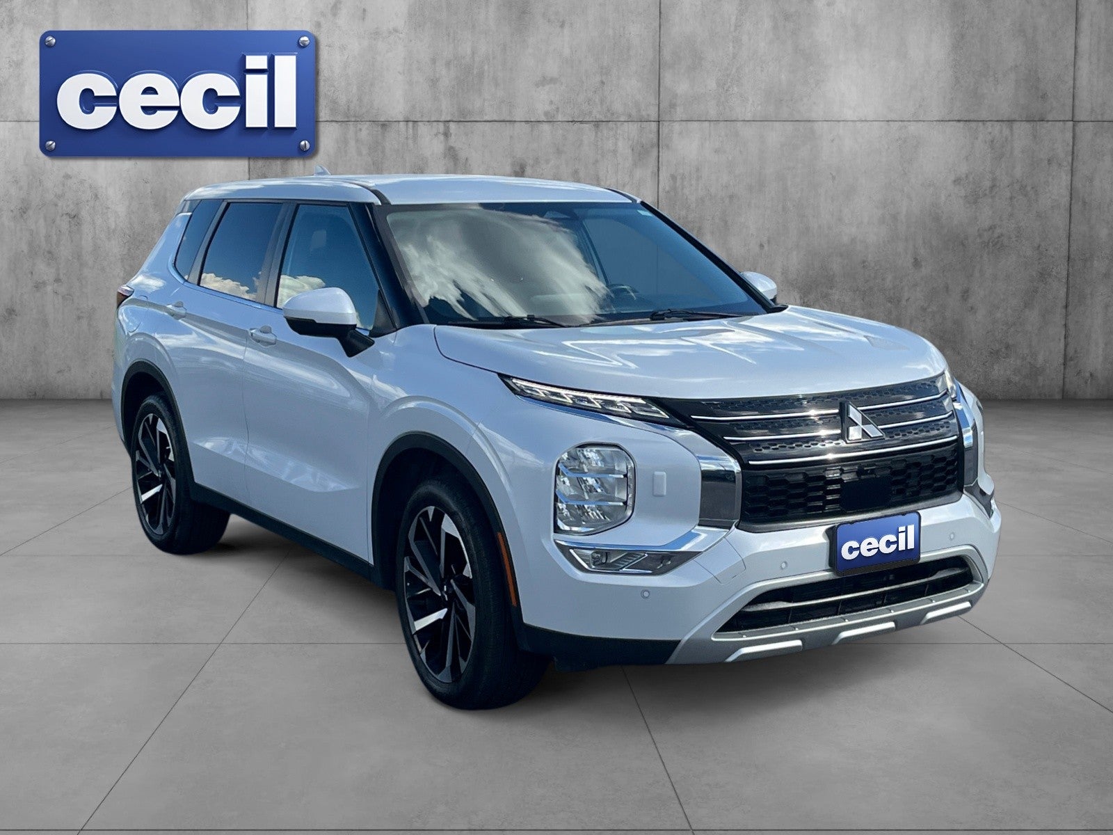 2024 Mitsubishi Outlander SE