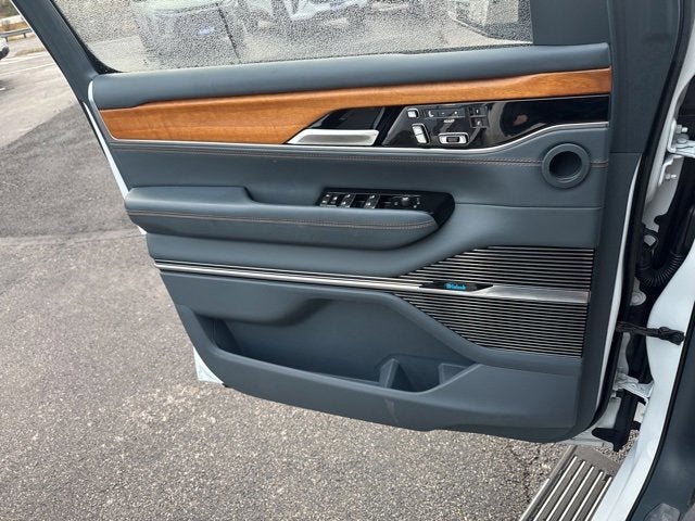 2022 Jeep Grand Wagoneer Series III