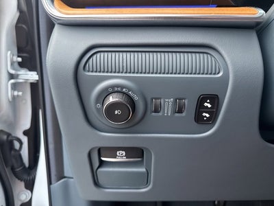 2022 Jeep Grand Wagoneer Series III