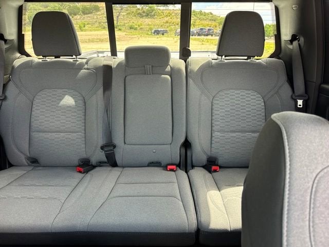 2025 RAM 1500 Big Horn Crew Cab 4x4 5'7" Box