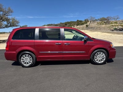 2015 Chrysler Town & Country Limited Platinum