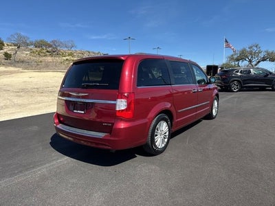 2015 Chrysler Town & Country Limited Platinum