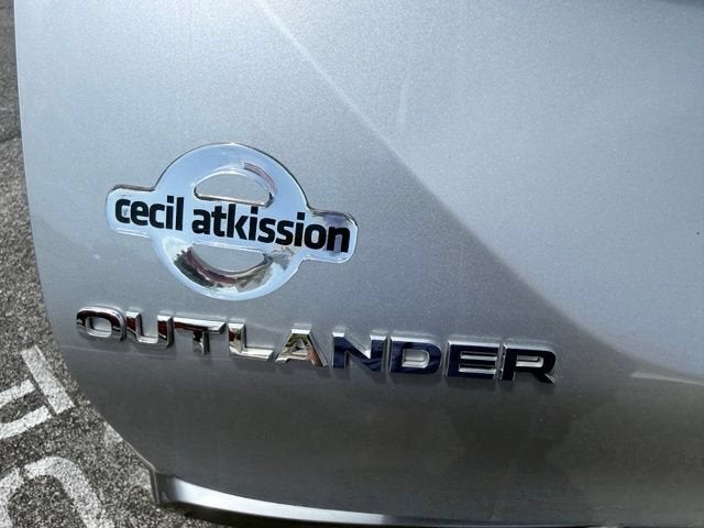 2025 Mitsubishi Outlander SE