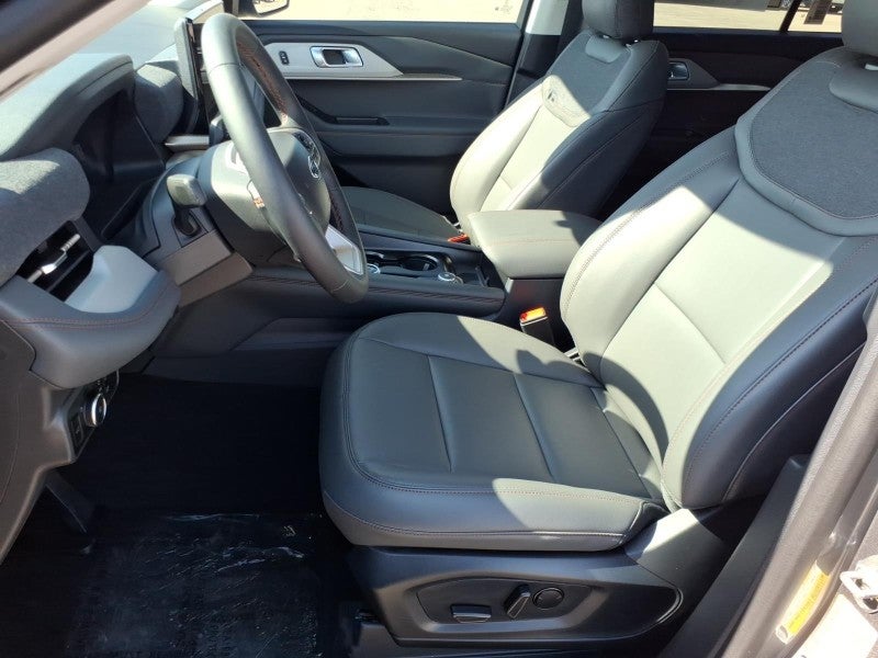 2026 Ford Explorer Active w/100A Pkg