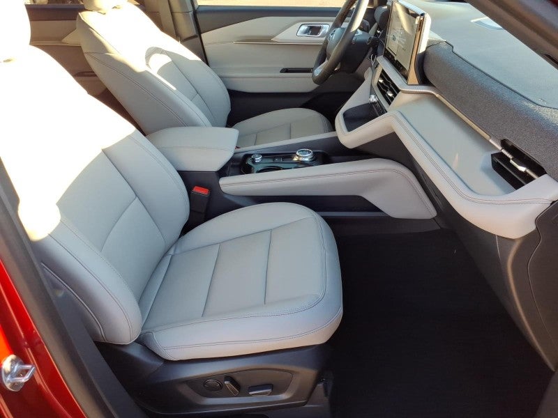2027 Ford Explorer Active w/200A Pkg
