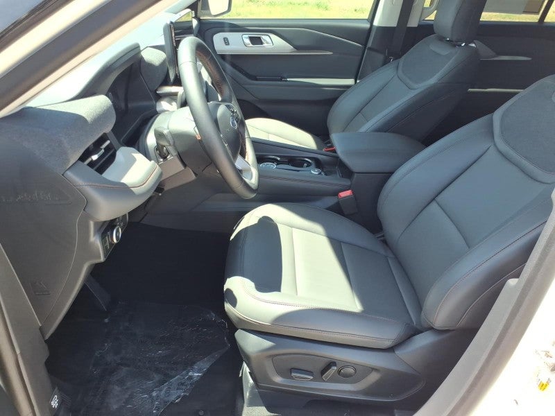 2026 Ford Explorer Active w/100A Pkg