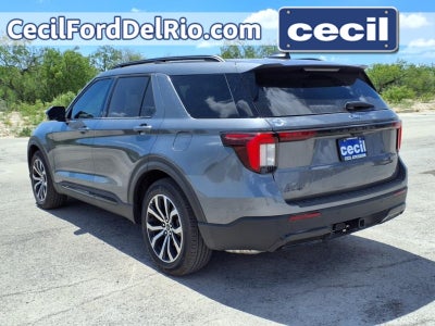 2025 Ford Explorer ST-Line