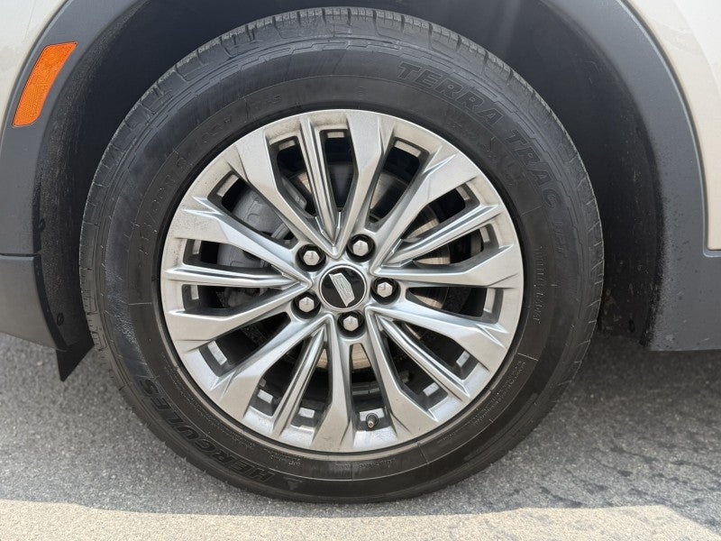 2024 Cadillac XT4 FWD Premium Luxury