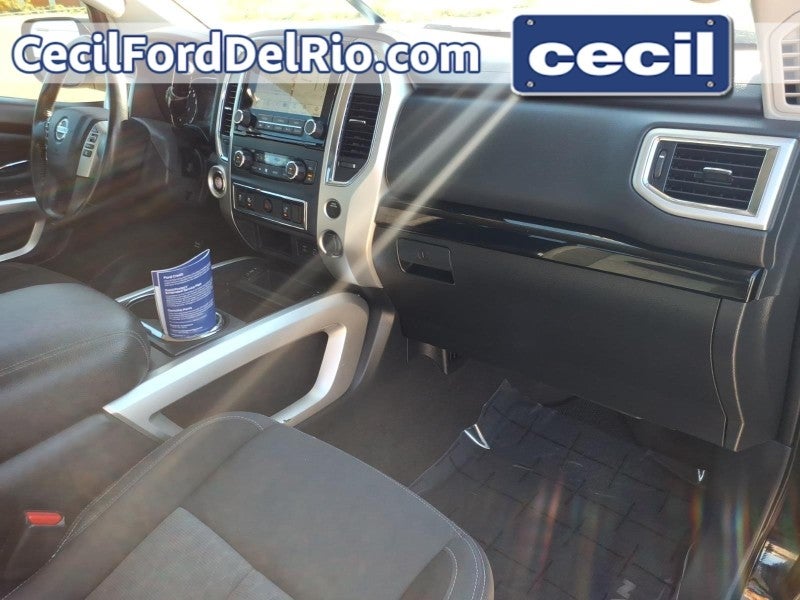 2021 Nissan Titan SV