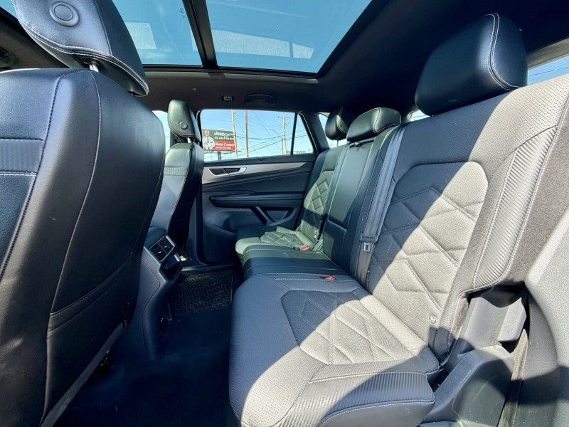 2024 Volkswagen Atlas Cross Sport 2.0T SE w/Technology