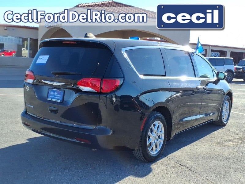 2023 Chrysler Voyager (fleet-only) LX