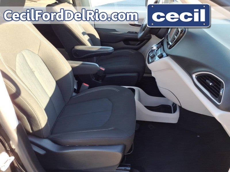 2023 Chrysler Voyager (fleet-only) LX