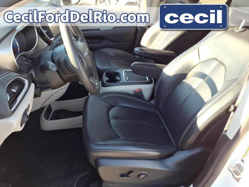2024 Chrysler Pacifica Hybrid Select
