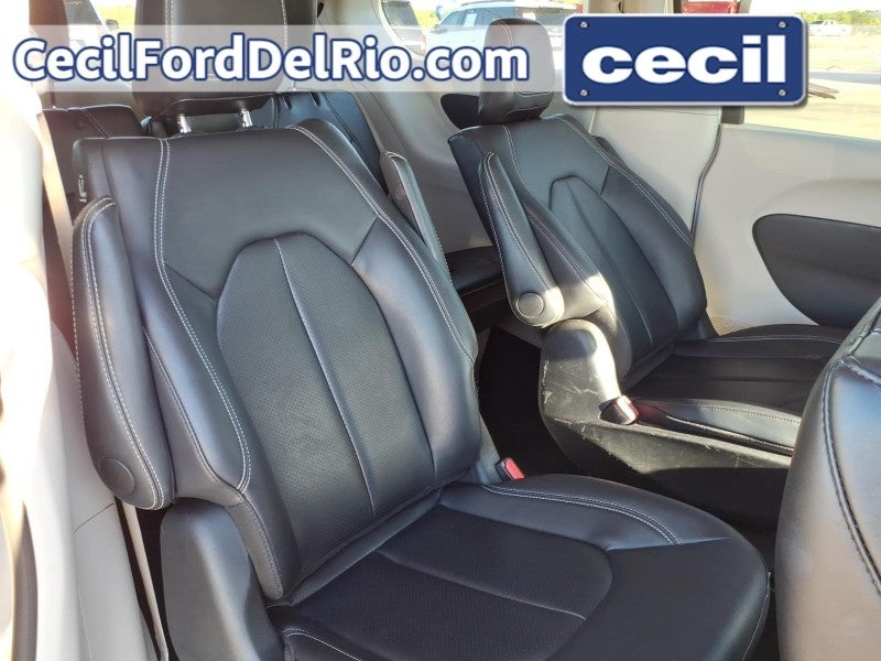 2024 Chrysler Pacifica Hybrid Select