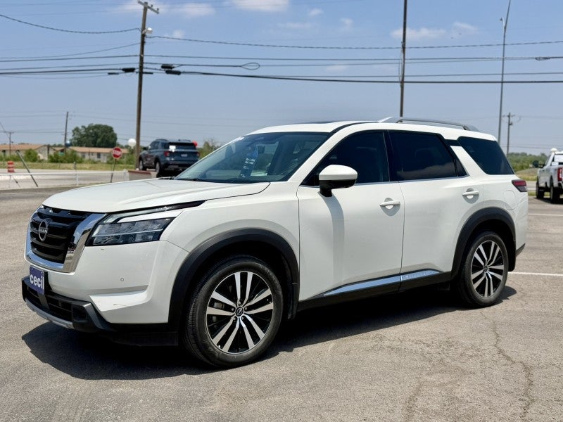 2024 Nissan Pathfinder Platinum