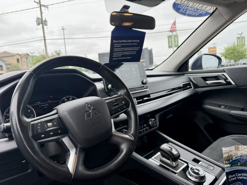 2024 Mitsubishi Outlander SE