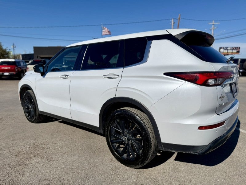 2024 Mitsubishi Outlander SE