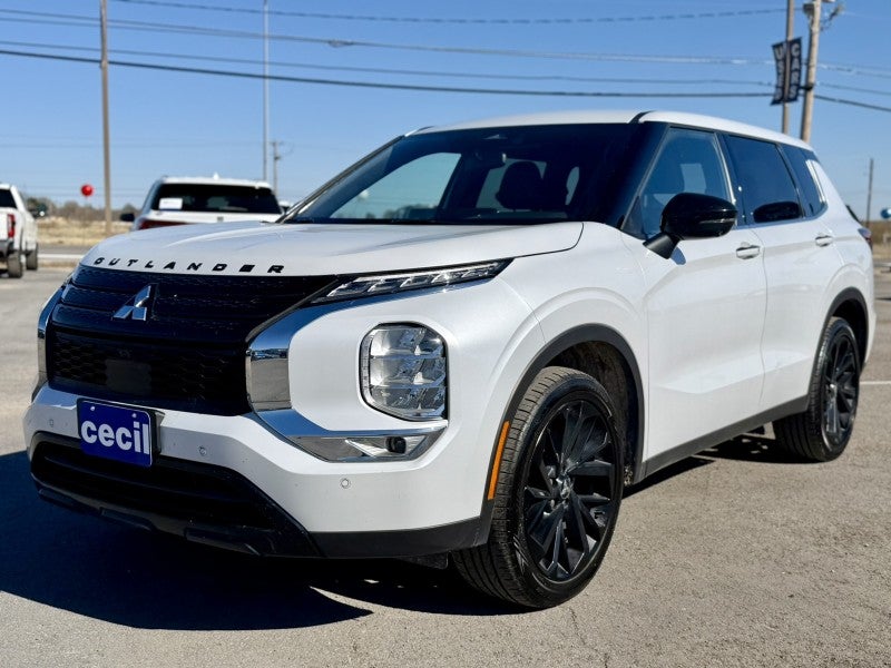 2024 Mitsubishi Outlander SE