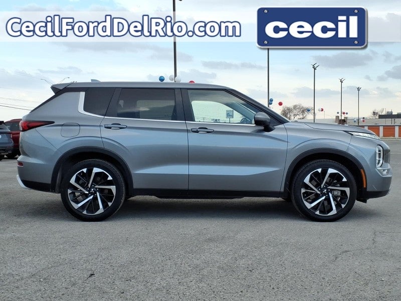 2024 Mitsubishi Outlander SE