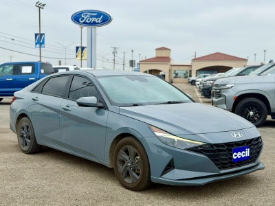 2023 Hyundai Elantra Essential