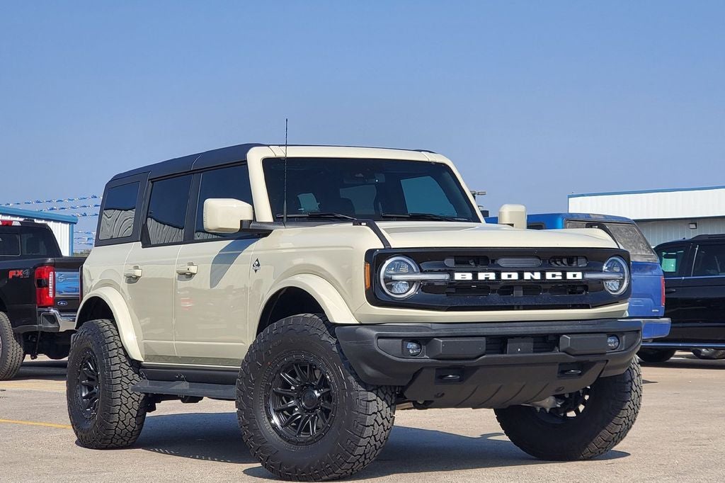2025 Ford Bronco Outer Banks