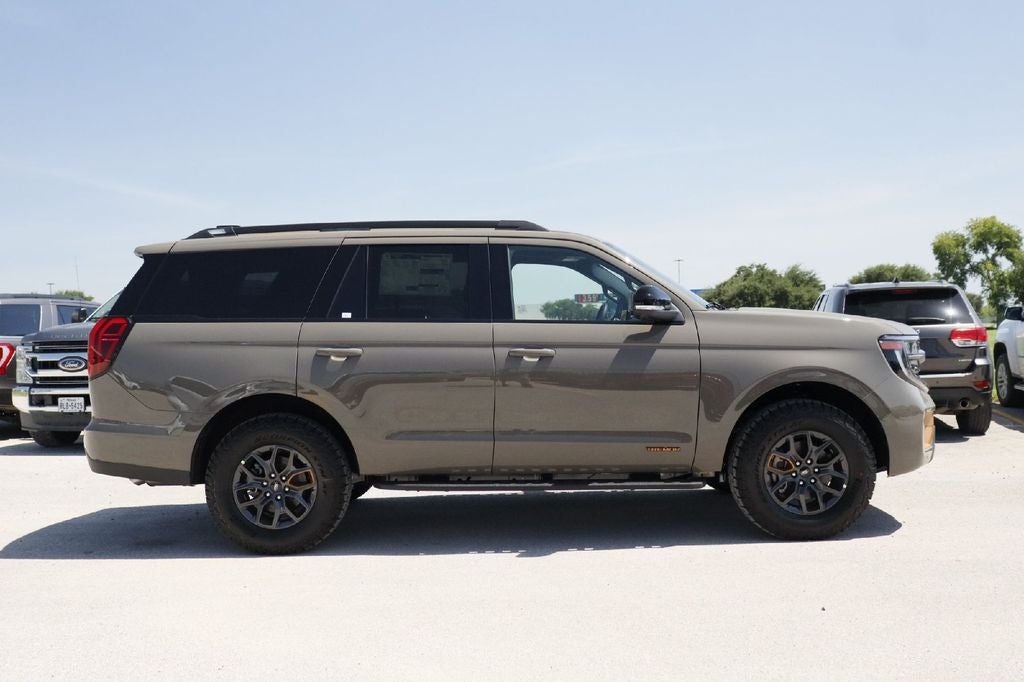 2027 Ford Expedition Tremor