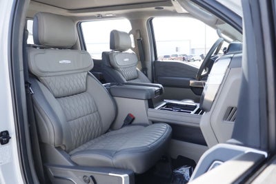 2026 Ford F-450SD Platinum DRW