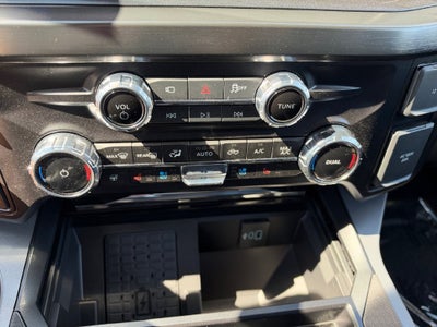 2027 Ford F-450SD Lariat DRW