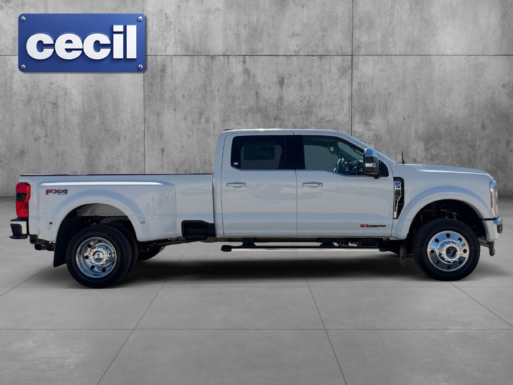 2027 Ford F-450SD Lariat DRW