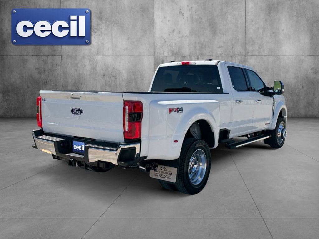 2027 Ford F-450SD Lariat DRW