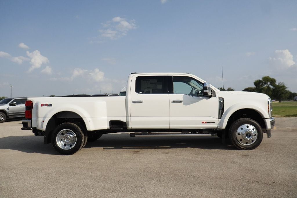 2026 Ford F-450SD Lariat DRW