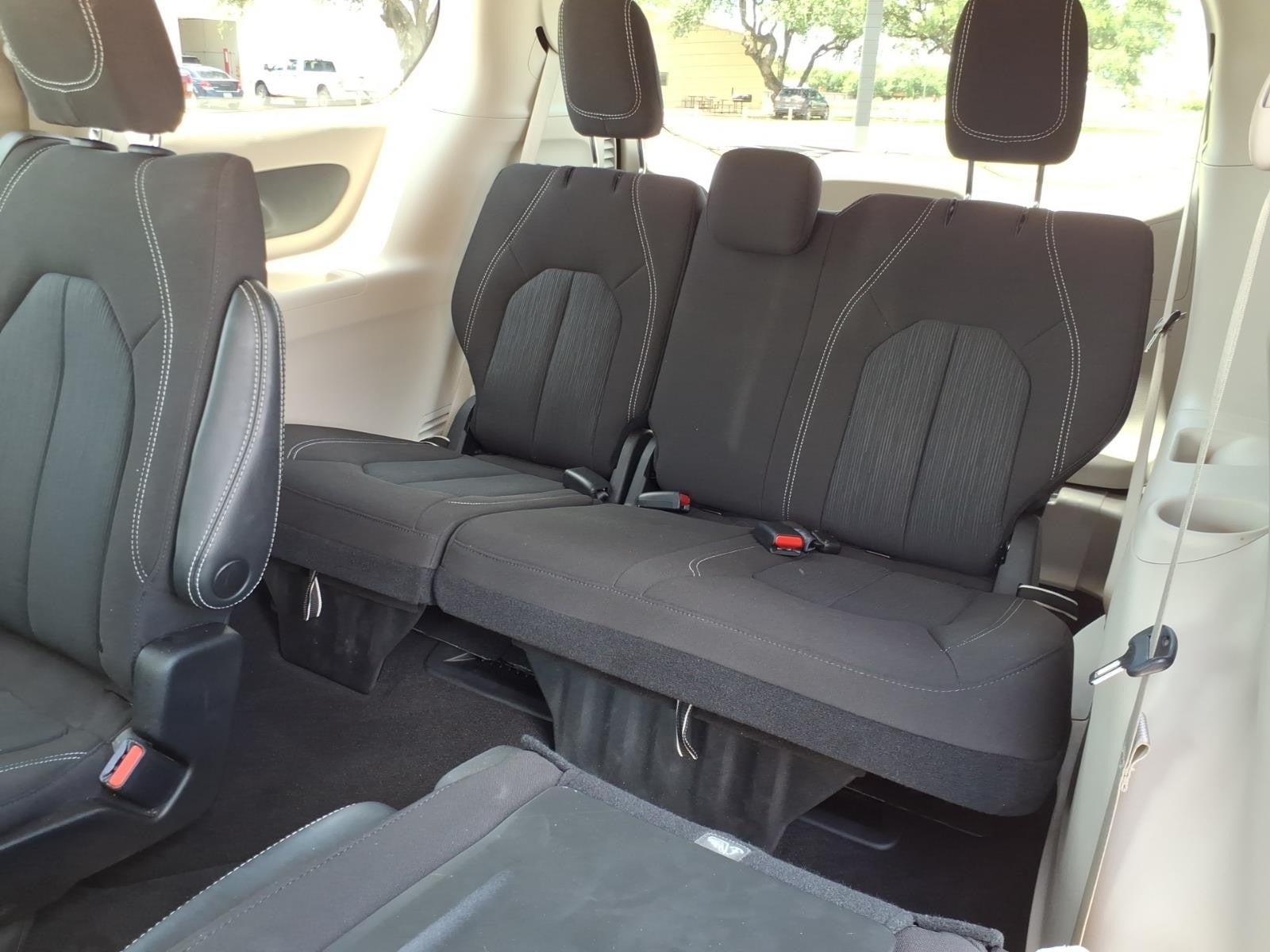 2023 Chrysler Voyager (fleet-only) LX