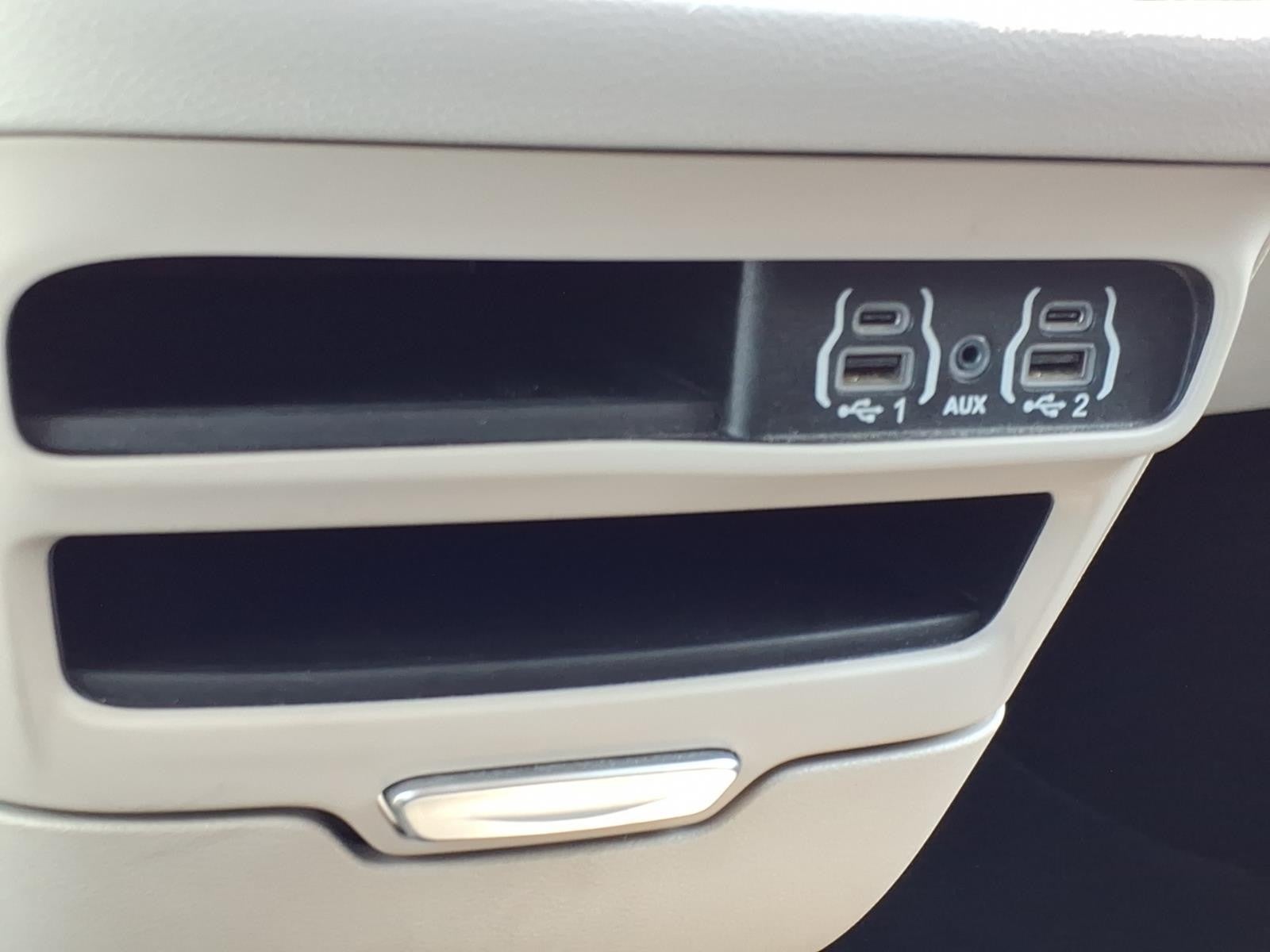 2023 Chrysler Voyager (fleet-only) LX
