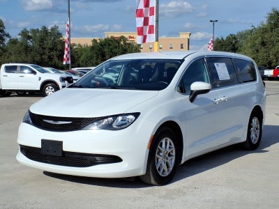 2023 Chrysler Voyager (fleet-only) LX