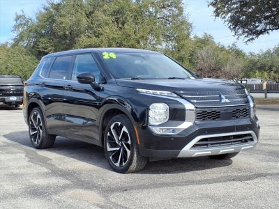 2024 Mitsubishi Outlander SE